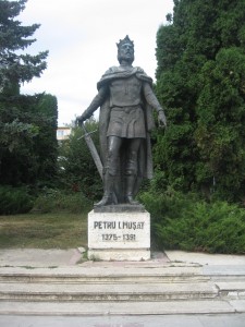 Statuia_lui_Petru_I_Muşat_din_Suceava2